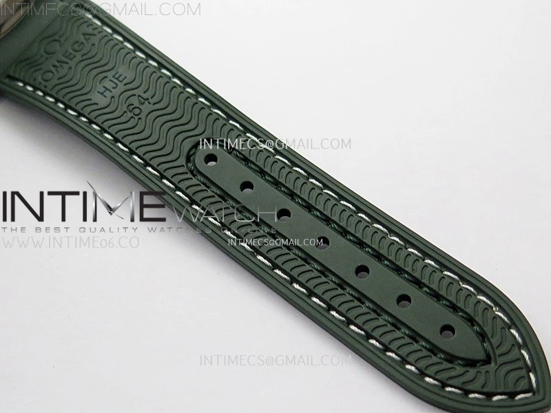 Planet Ocean 600M 43.5mm Green Ceramic Bezel SS VSF 1:1 Best Edition Silver Dial on Green Rubber Strap A8900